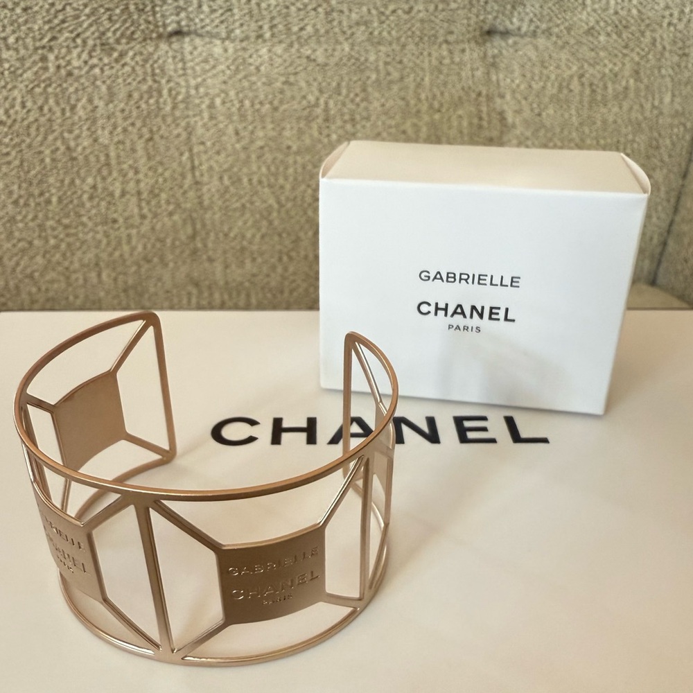 ✨CHANEL Gabrielle Bracelet Bangle Cuff